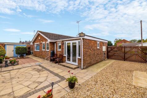 8 Glen Gardens (Surfleet)-13.jpg