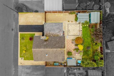 8 Glen Gardens (Surfleet)-4.jpg