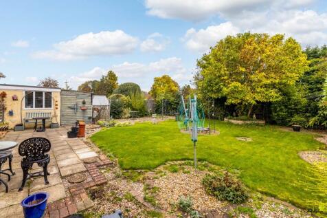 86 Edinburgh Drive (Spalding)-5.jpg