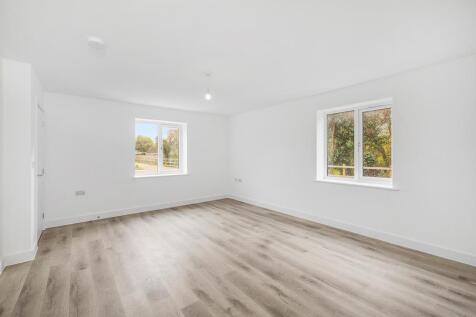 2 &amp; 6 Marshall Drive (Cowbit)-47.jpg