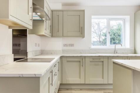 2 &amp; 6 Marshall Drive (Cowbit)-52.jpg