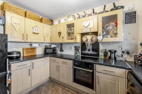 5 Porthouse Drive (Pinchbeck)-11.jpg