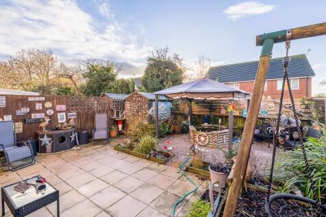 5 Porthouse Drive (Pinchbeck)-6.jpg