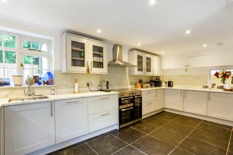Kitchen/ Dining Room