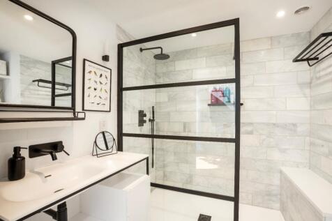 Family Shower Room