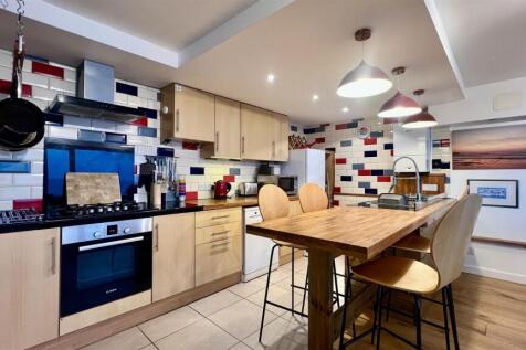 Spacious Kitchen