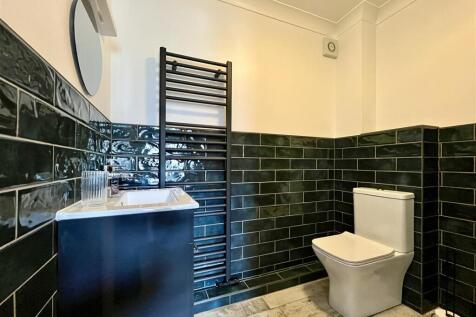 Bedroom One En-suite