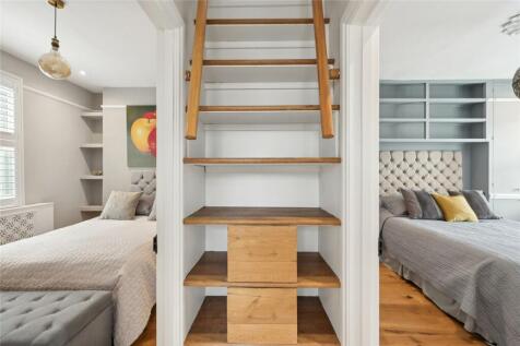 Hallway/Ladder