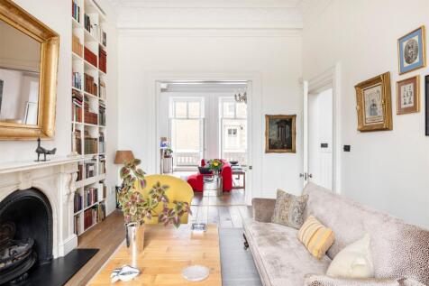 Sitting/Dining Room