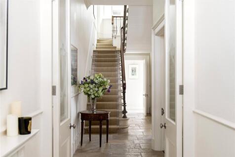 Entrance/Staircase