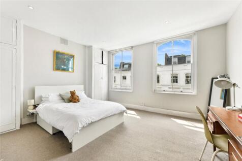 Bedroom (Upper M)