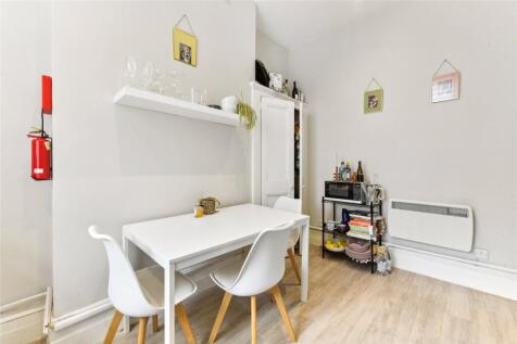 Dining (Upper M)