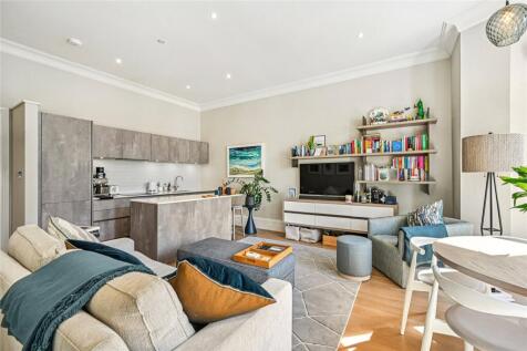 Reception/Kitchen
