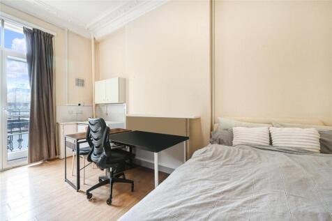 Studio Room