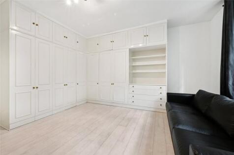 Studio Room