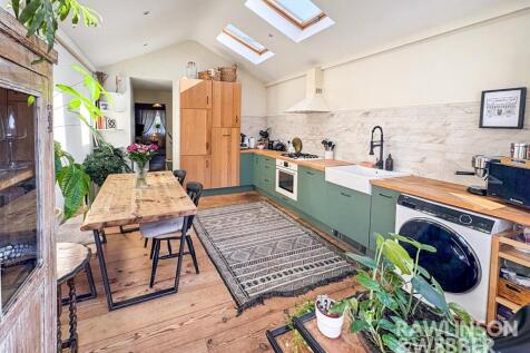 Kitchen 1.jpg