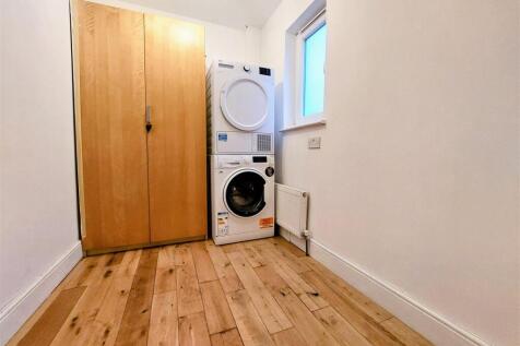 Spare room_laundry.jpg