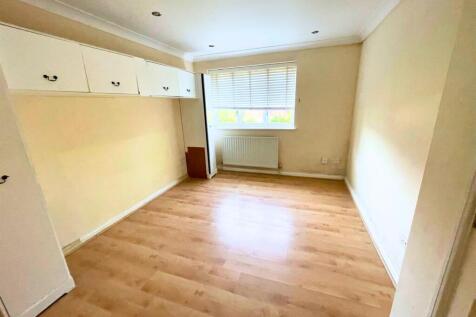 WhatsApp Image 2025-05-13 at 16.52.06_52aeb7dc - E