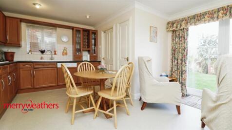 Breakfasting Kitchen
