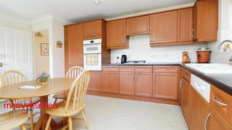 Breakfasting Kitchen