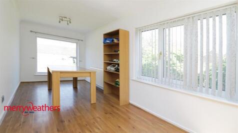 Dining Room / Play Room