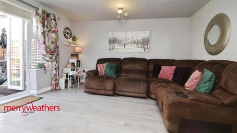 Lounge Dining Area