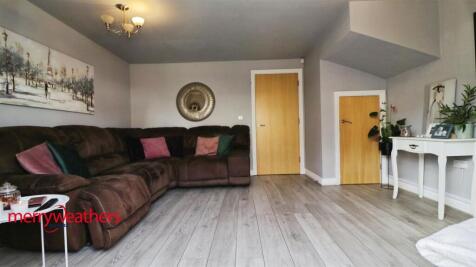 Lounge Dining Area