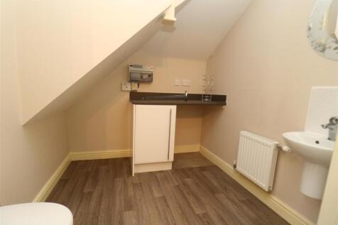 Utility/Cloaks Room