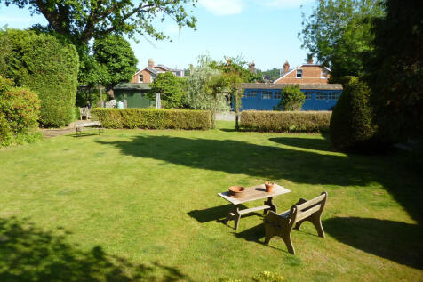 2 Queens Garden 1...