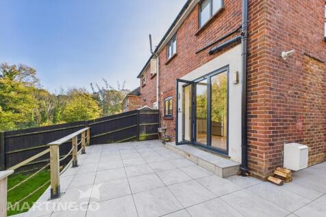 CAM01953G0-PR0135...