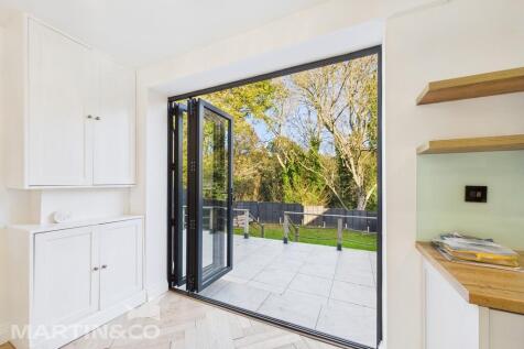 CAM01953G0-PR0135...