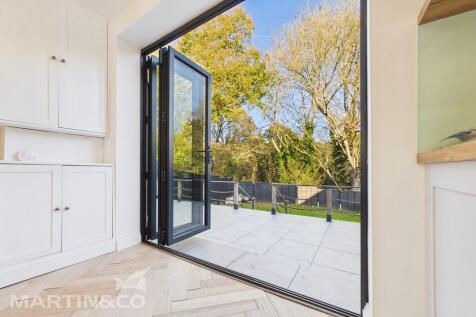 CAM01953G0-PR0135...