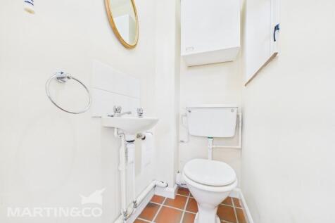 CAM01953G0-PR0136...