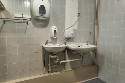 WhatsApp Image 2025-11-17 at 11.57.21_921f3be9.jpg