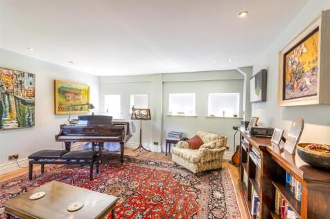 DSC_3978-Edit_room.JPG