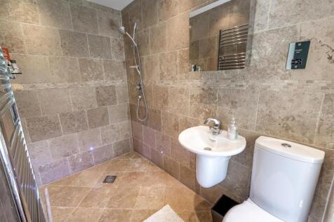 DSC_3984-Edit_bathroom.JPG