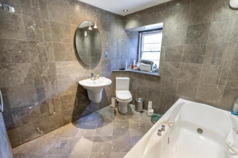 DSC_4005-Edit_bathroom.JPG