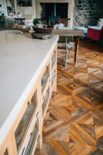 3. airbnb kitchen diner10.jpg