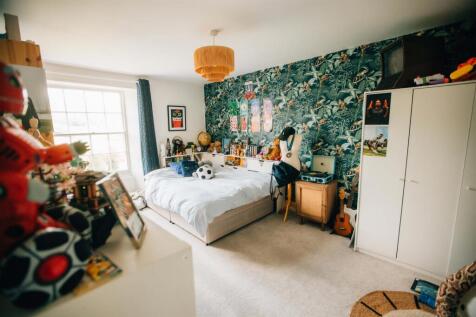 9. airbnb kids rooms 3.jpg