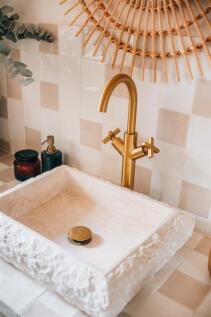 10. airbnb bathroom 4.jpg