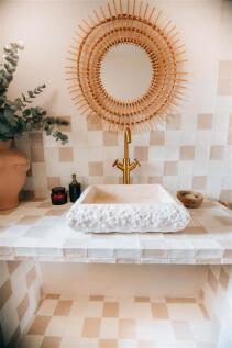 10. airbnb bathroom 7.jpg