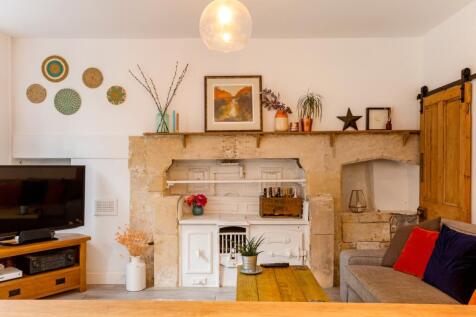 Basement Flat 277...
