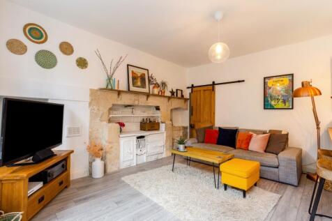 Basement Flat 277...