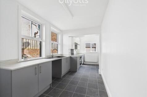 Kitchen/Dining Ar...