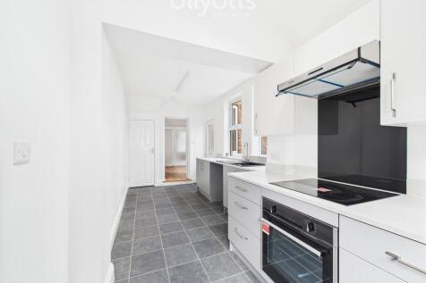 Kitchen / Dining ...