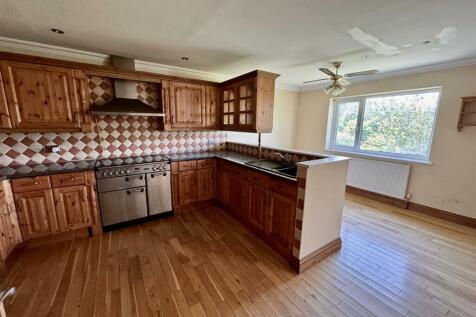 Kitchen/Breakfast Area
