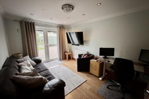 Bedroom 4/Lounge