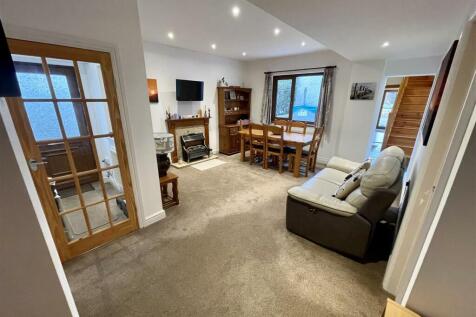 Sitting/ Dinning Room