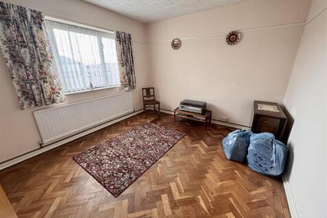 Sitting Room/ Bedroom 3