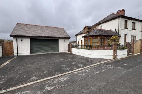 Detached Garage